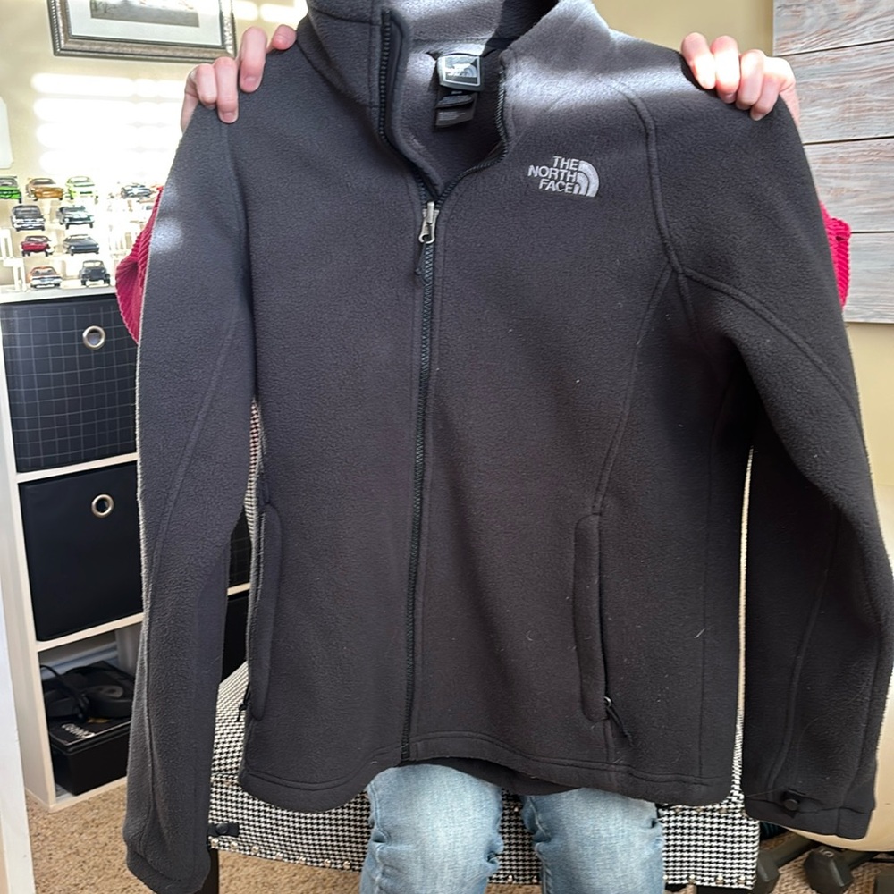 The Northface fleece jacket.   Very good condition.